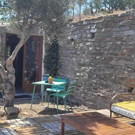 Cabanon En Pierre - Vue Sur * Hyères